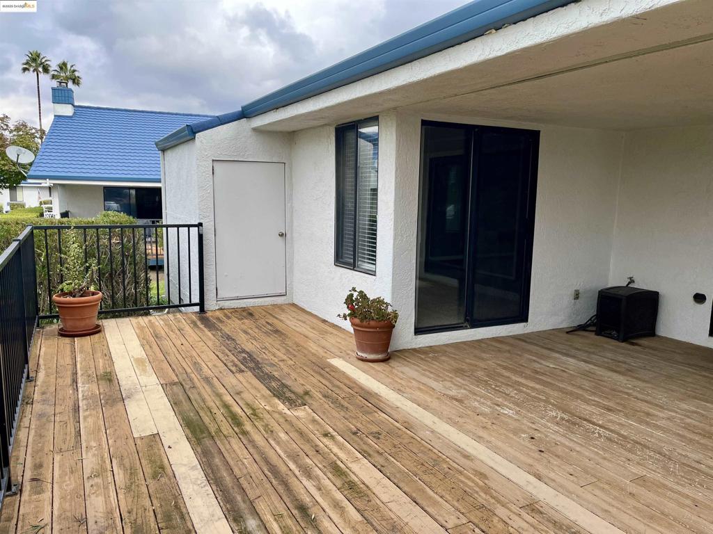 DISCOV BAY - Residential Lease