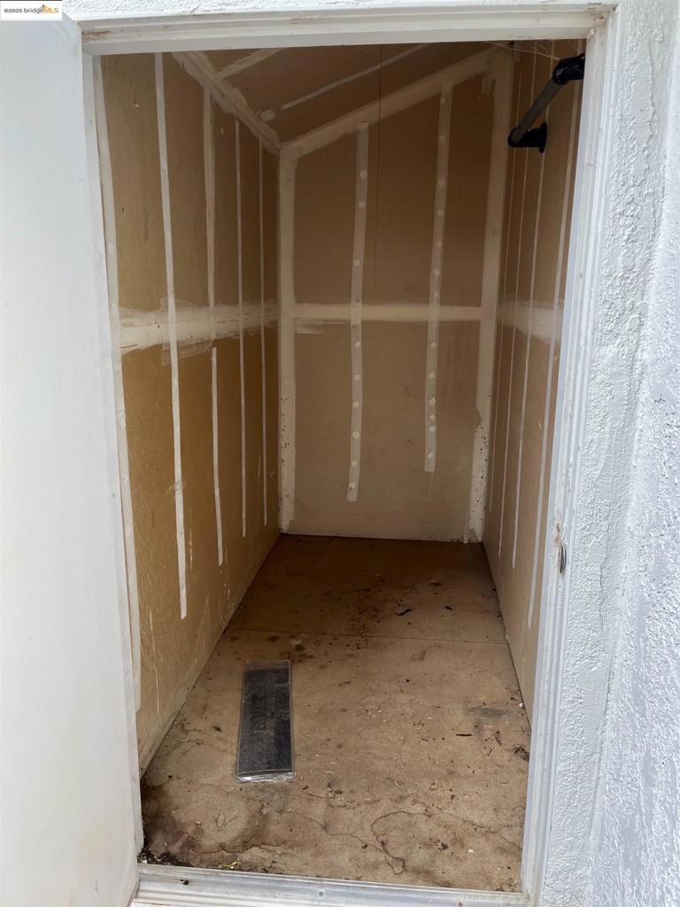 DISCOV BAY - Residential Lease