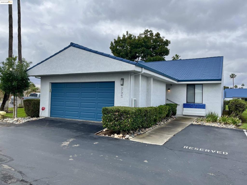 DISCOV BAY - Residential Lease