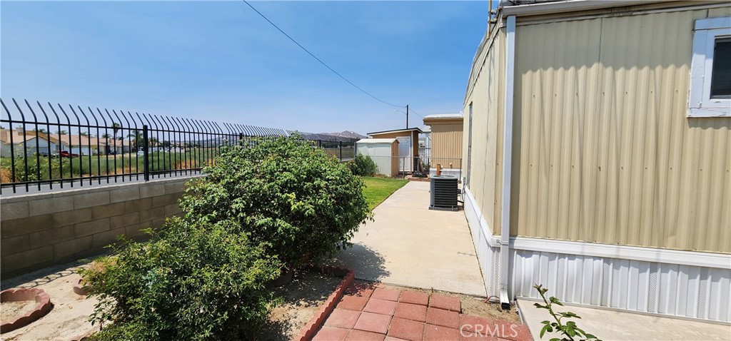 3825 Crestmore Road 321