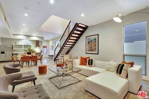 Photo of 803 Wilcox Avenue #7, Los Angeles, CA 90038 (MLS # 26655771)