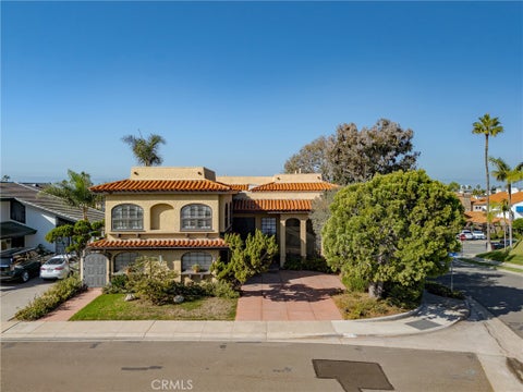 Photo of 16581 Melville CIR, Huntington Beach, CA 92649 (MLS # OC26207952)