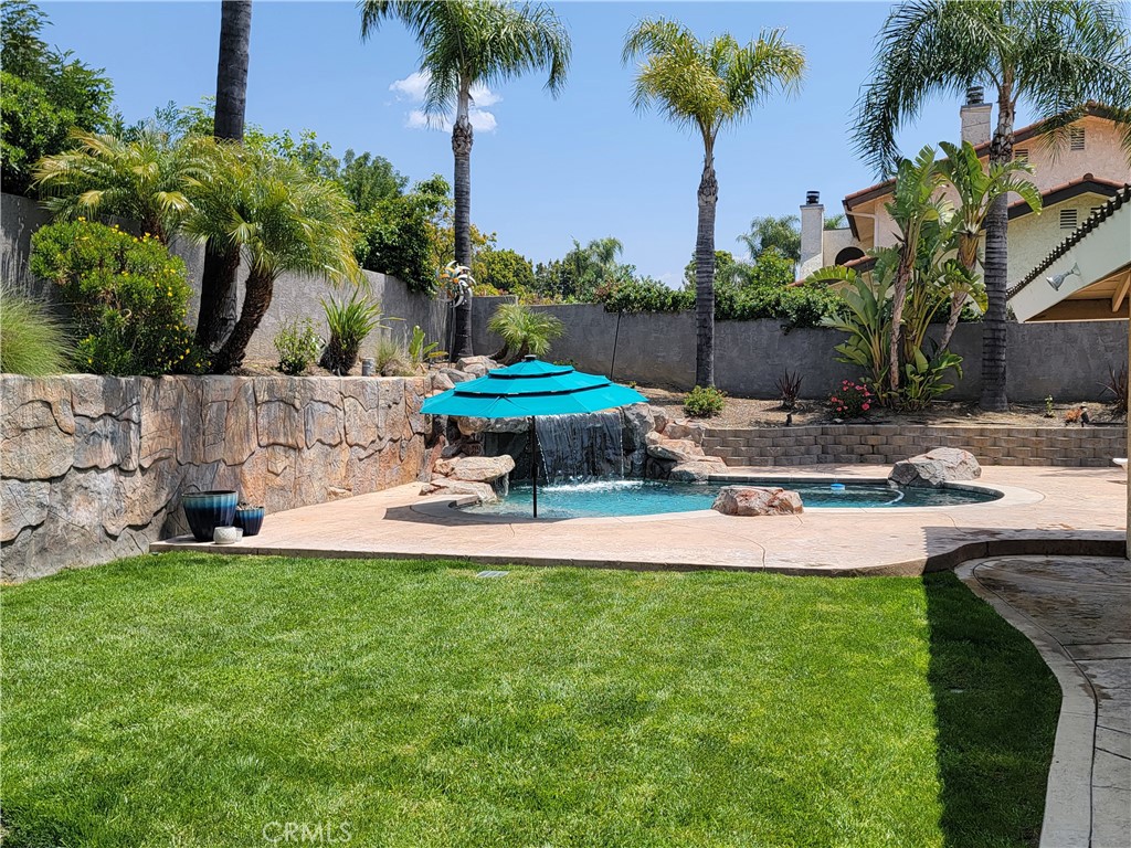 305 W 23rd Street