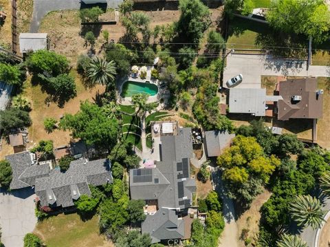 Photo of 116 Franklin Ave, Redlands, CA 92373 (MLS # DW26027937)