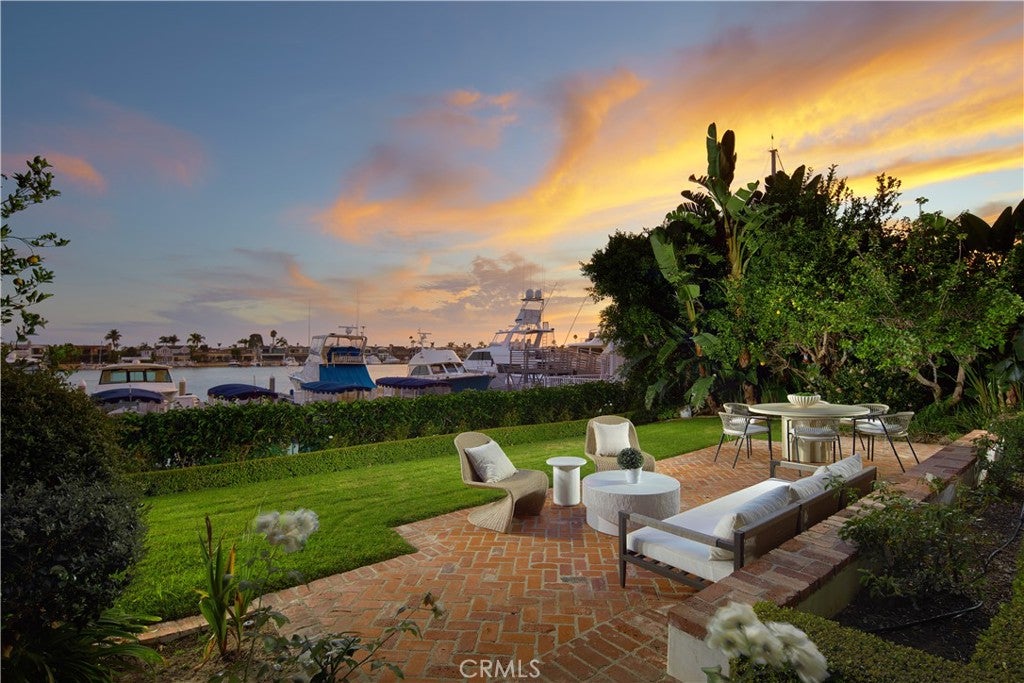 2572 Bayshore Drive