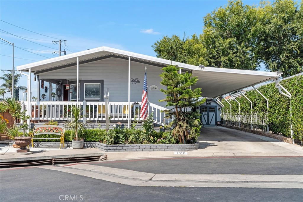 Living the Orange County Lifestyle—Without the Million-Dollar Price Tag!
Welcome to your beautifully remodeled, move-in-ready 3-bedroom, 2-bath luxury manufactured home—offering over 1,400 sq. ft. of modern comfort for just $310,000 in the sought-after All Ages Friendly Village community.
From the moment you step inside, you’ll love the open-concept floor plan, perfect for family gatherings and casual entertaining. The Renovated designer kitchen features quartz counters, Samsung stainless steel appliances, and plenty of cabinet space. The Renovated primary suite boasts a walk-in closet, a spa-style walk-in shower, and a standalone soaking tub. Additional bedrooms are ideal for guests, hobbies, or a home office with built-in cabinetry. New Tankless Water heater, New thermostat, refreshed coolant for a/c and new gas regulator. Semi-furnished with Tommy Bahama dining set with hutch, leather couch, Buffett table with another side table and a wood kitchen table with chairs. All draperies, blinds, washer and dryer come with this MOVE-IN READY home!
Upgrades include indoor laundry, central heating & A/C, and extended covered parking for up to 3 cars. This premium end lot offers added privacy you won’t find in apartments or condos.
Community perks: Resort-style amenities include a solar-heated pool, spa, fitness center, clubhouse, and picnic areas. Friendly Village is pet-friendly and community-oriented, with pride of ownership throughout.
Prime location: Minutes from freeways (215/91/5), shopping (Target, Trader Joe’s, Costco), healthcare (St. Joseph, Fountain Valley Regional, Kaiser), and parks (Yorba Linda Regional Park is less than a mile away). Zoned for top-rated Placentia–Yorba Linda schools: Woodsboro Elementary, Bernardo Yorba Middle, and Esperanza High. 11 miles from The Happiest Place on Earth! DISNEYLAND!
Price: $310,000
Size: 1,400+ sq. ft. | Beds/Baths: 3 / 2
Your Orange County dream home is ready—without the million-dollar price tag!