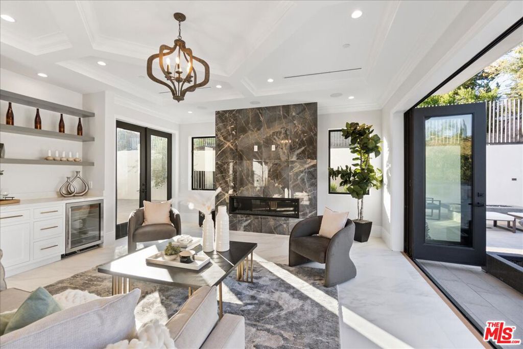Properties 2 4351 Vanalden Avenue