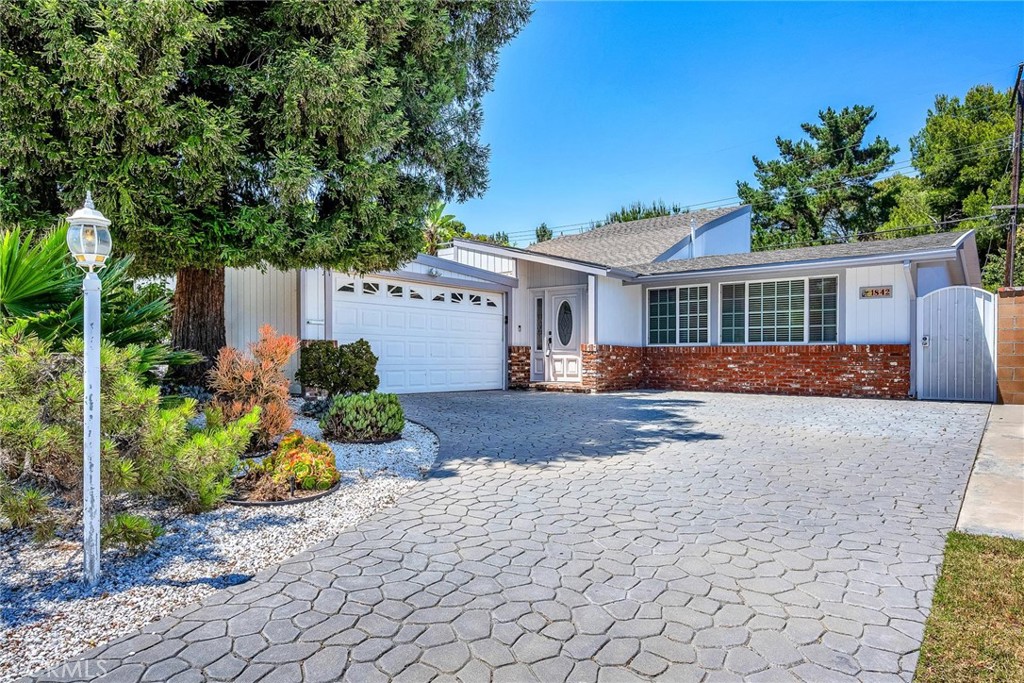 Welcome to this contemporary retreat nestled in a peaceful and picturesque neighborhood. Enjoy sweeping canyon views from most rooms—offering a sense of tranquility that feels worlds away, yet still close to everything. The home features soaring ceilings and a spacious loft, creating an airy, inviting atmosphere.
The open-concept kitchen is designed for both form and function, with abundant cabinetry and generous counter space—perfect for everyday living or entertaining. The primary suite is a true sanctuary, boasting two walk-in closets and an en-suite bathroom with a dual-sink vanity and expansive layout.
This is more than just a house—it's a place to feel at home.