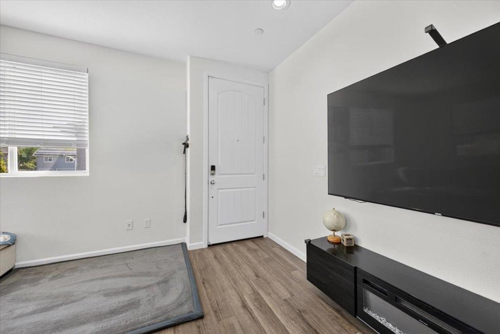 846 Mora Circle