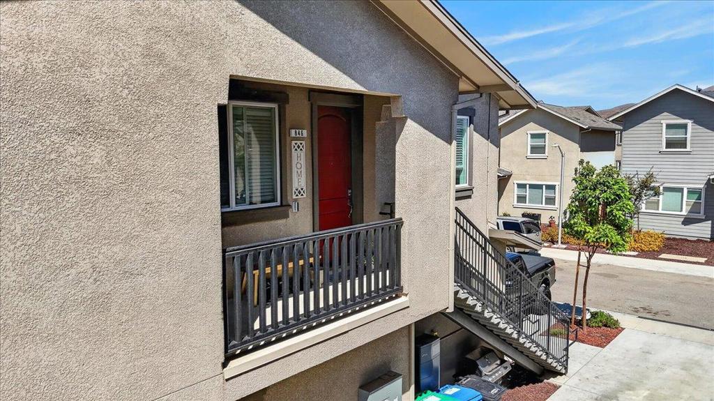 846 Mora Circle