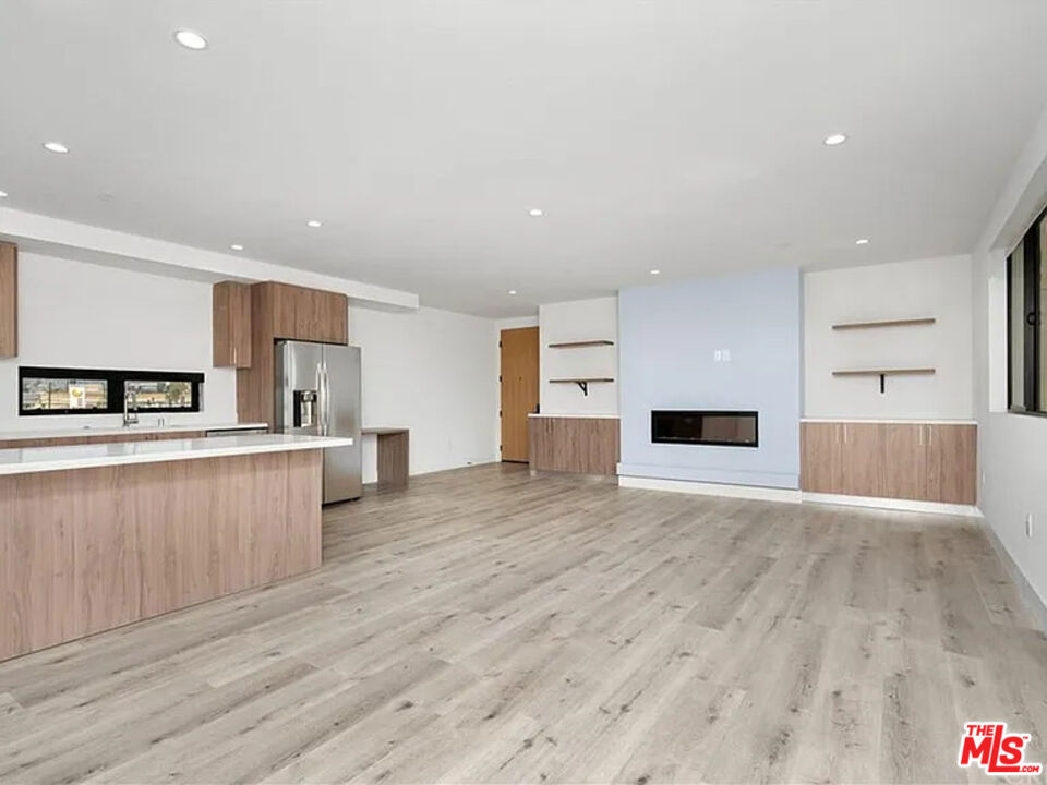 Properties 1 5923 Laurel Canyon Boulevard