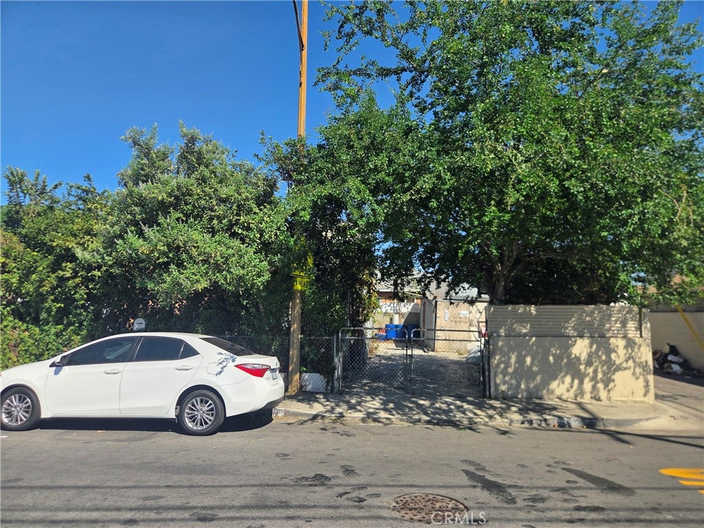 Properties 2 7500 Crockett