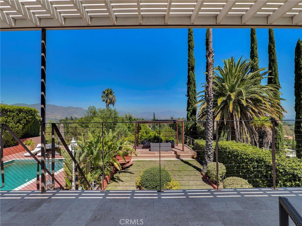 12602 Henzie Place