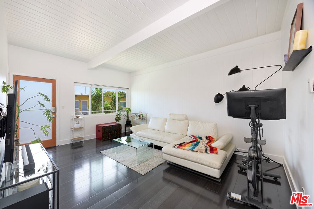 2325 Kansas Avenue 9, Santa Monica CA 90404