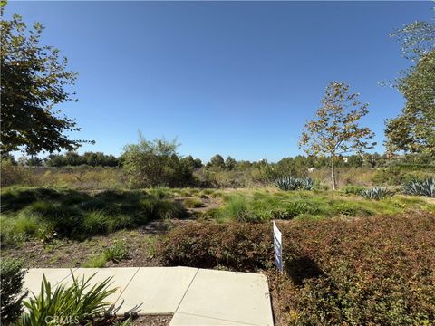 93 Turnstone Irvine CA 92618