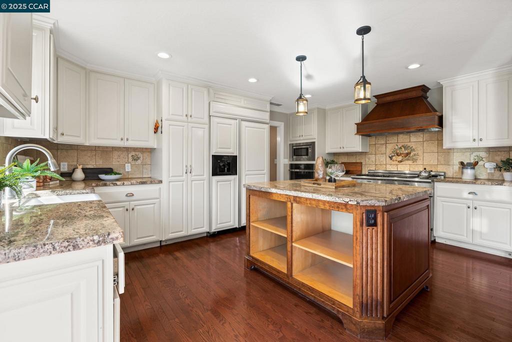 CAMINO WOODS - Residential