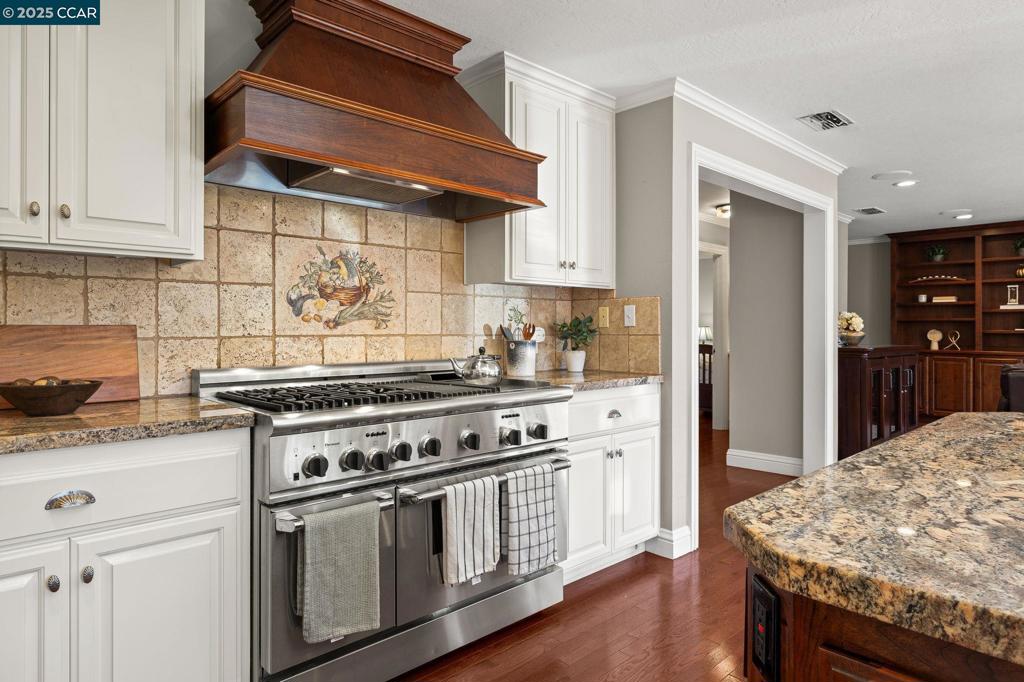 CAMINO WOODS - Residential