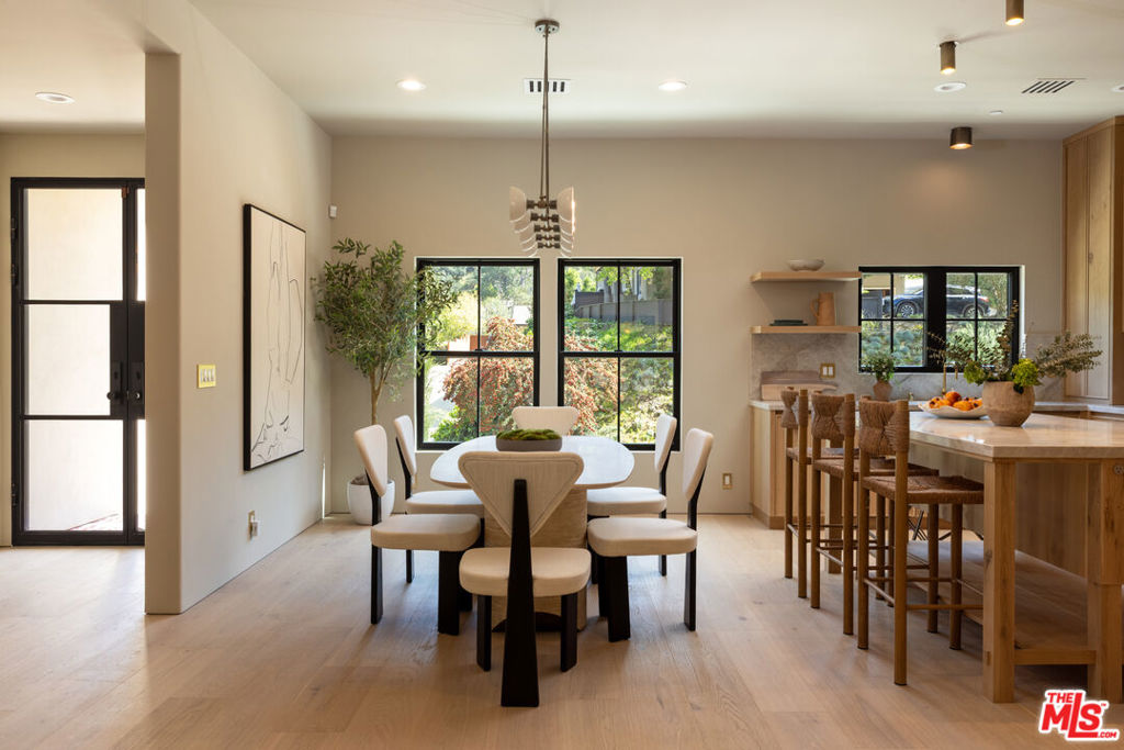 3236 Longridge Terrace