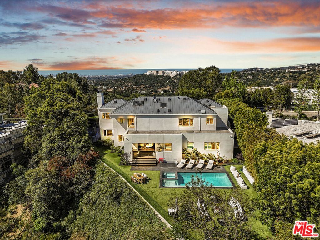 Photo of 1116 Linda Flora Drive, Los Angeles, CA 90049 (MLS # 26778313)
