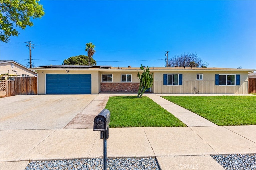 9903 Lindo Lake