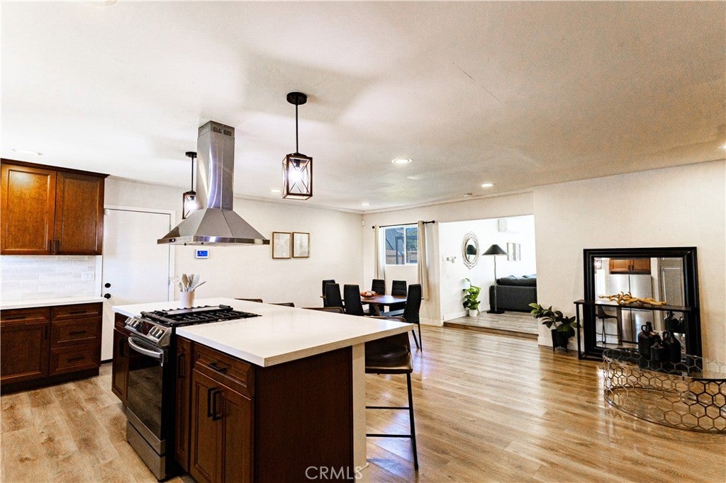 9903 Lindo Lake