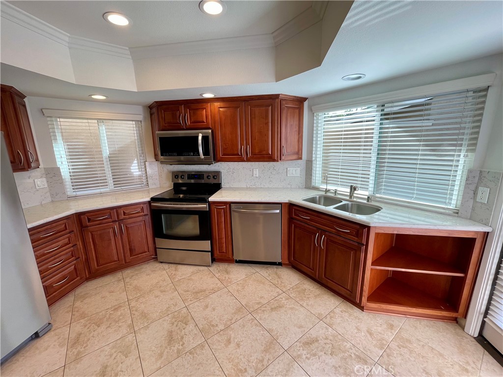 28082 Palmetto Court