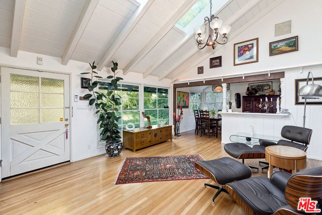 Photo of 9816 EASTON Drive, Beverly Hills, CA 90210 (MLS # 26995603)