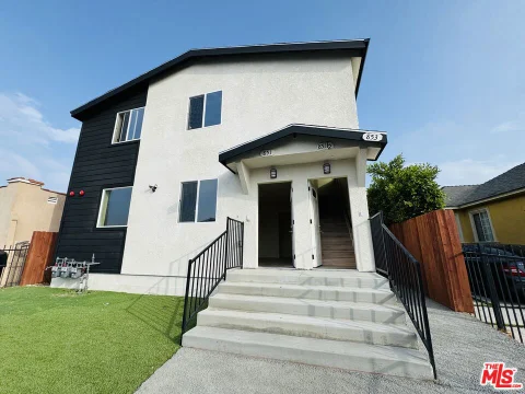 MLS: 26861275