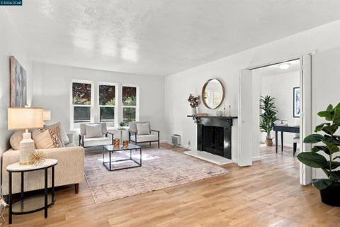 Photo of 375 Camelback Rd Rd #4, Pleasant Hill, CA 94523 (MLS # 41151720)
