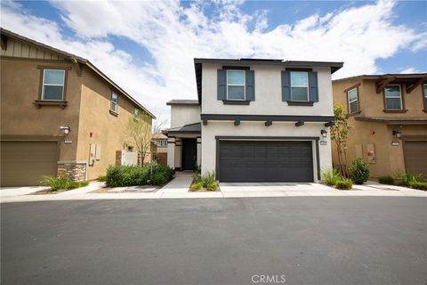 Photo of 2464 Gunner Ridge WAY, Rialto, CA 92377 (MLS # CV26097026)