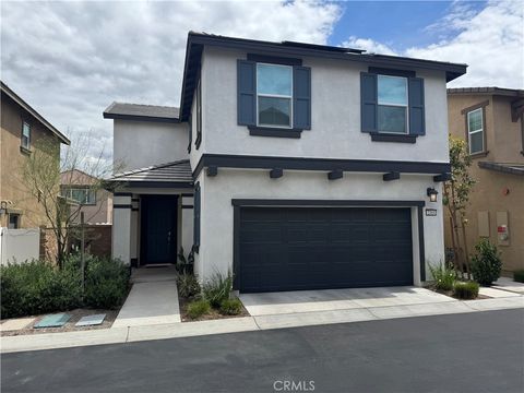 Photo of 2464 Gunner Ridge WAY, Rialto, CA 92377 (MLS # CV26097026)