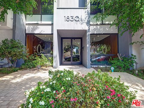 Tiny photo for 1830 Westholme Avenue #310, Los Angeles, CA 90025 (MLS # 25587717)