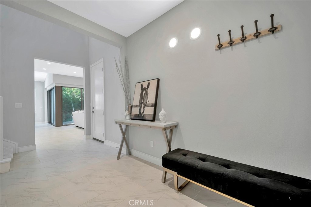 129 Lomita
