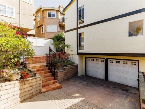 Photo of 834 15th Pl, Hermosa Beach, CA 90254 (MLS # PV25256417)