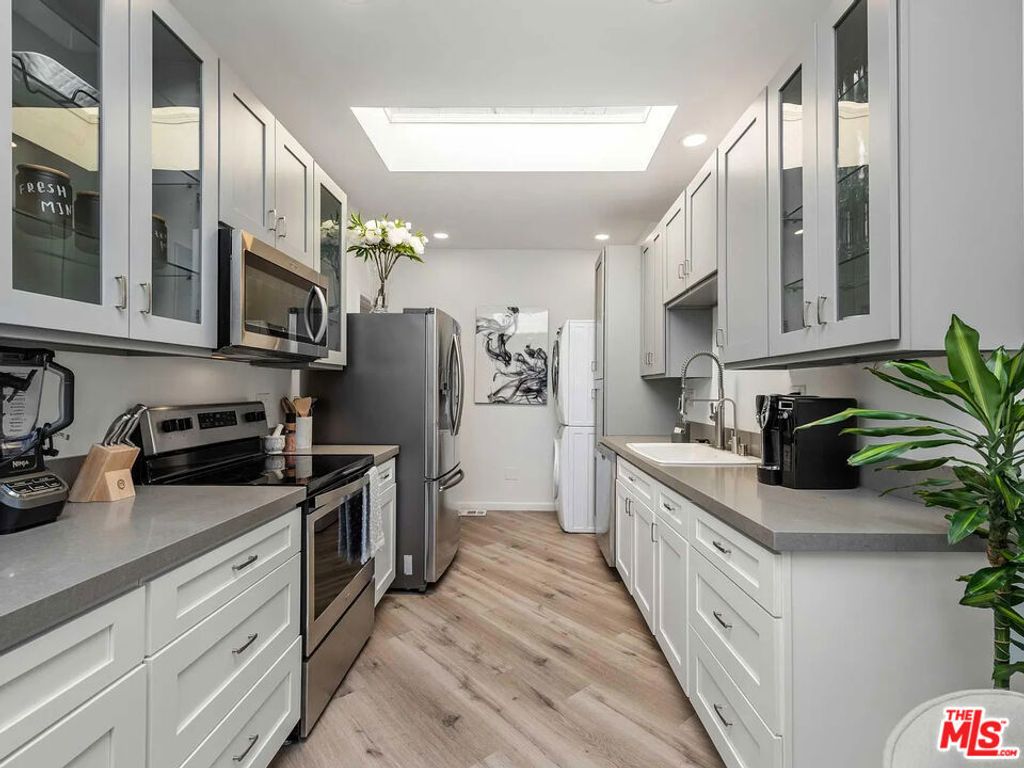 Photo of 8823 Betty Way, West Hollywood, CA 90069 (MLS # 26649535)