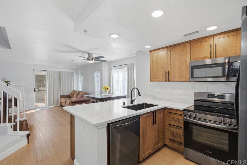 2120 Kings View Circle