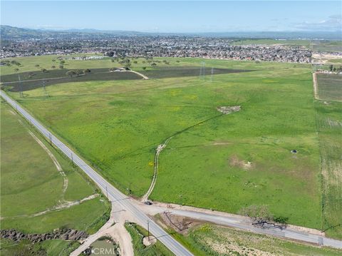 Tiny photo for 0 Creston Road, Paso Robles, CA 93446 (MLS # NS25113952)