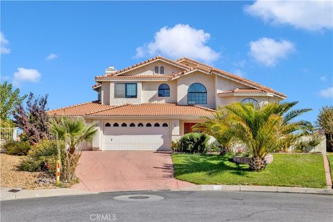 Photo of 13685 Sierra Vista Dr, Victorville, CA 92395 (MLS # CV25252599)