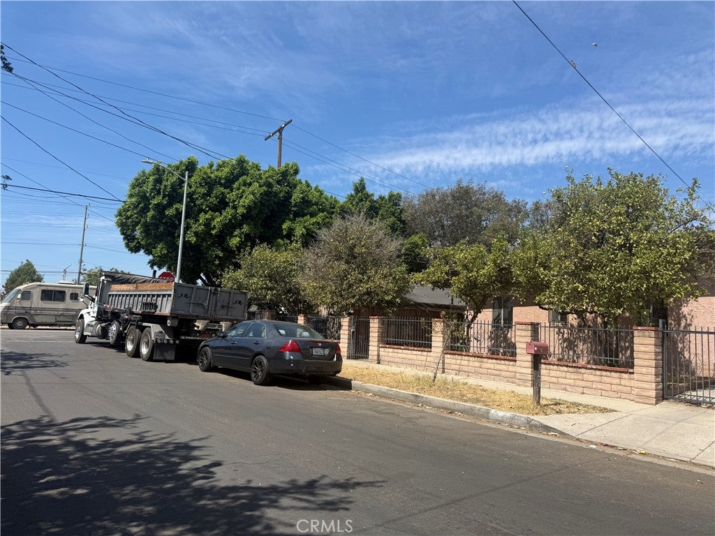 10004 San Fernando Road