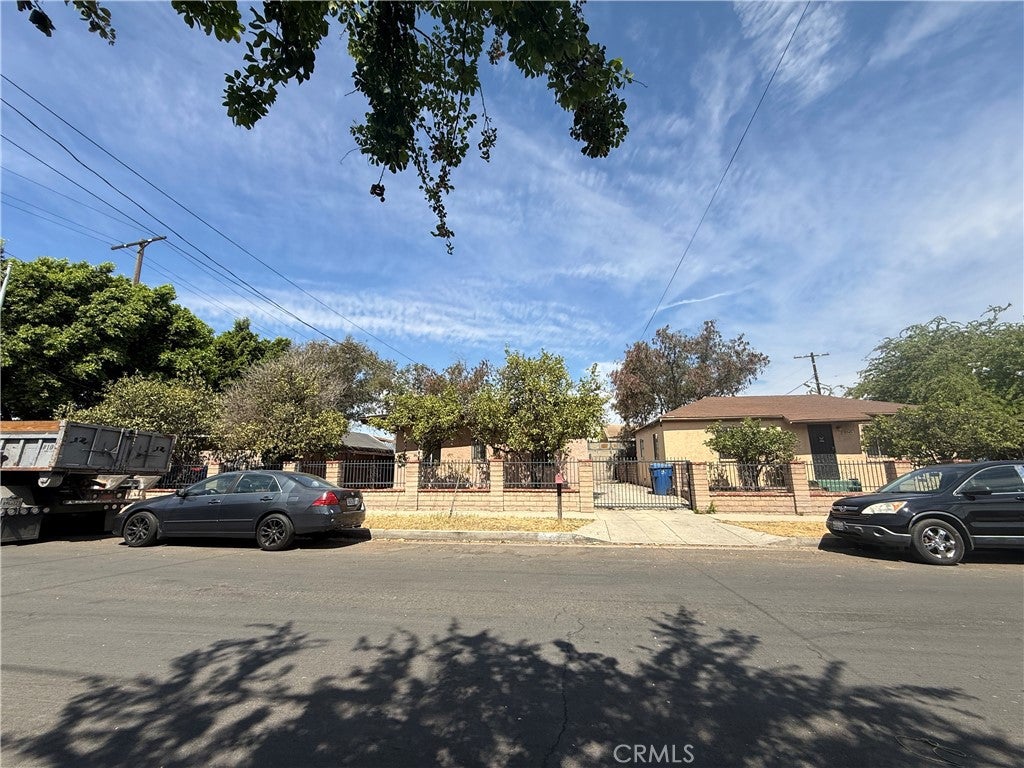 10004 San Fernando Road