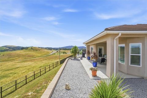 Tiny photo for 3180 Lakeside Village DR, Paso Robles, CA 93446 (MLS # PI26093398)