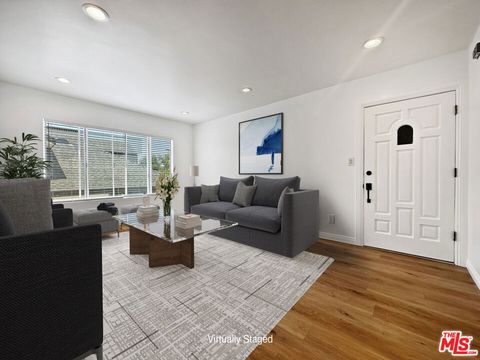 Photo of 2841 S Sycamore Avenue #3, Los Angeles, CA 90016 (MLS # 26647951)