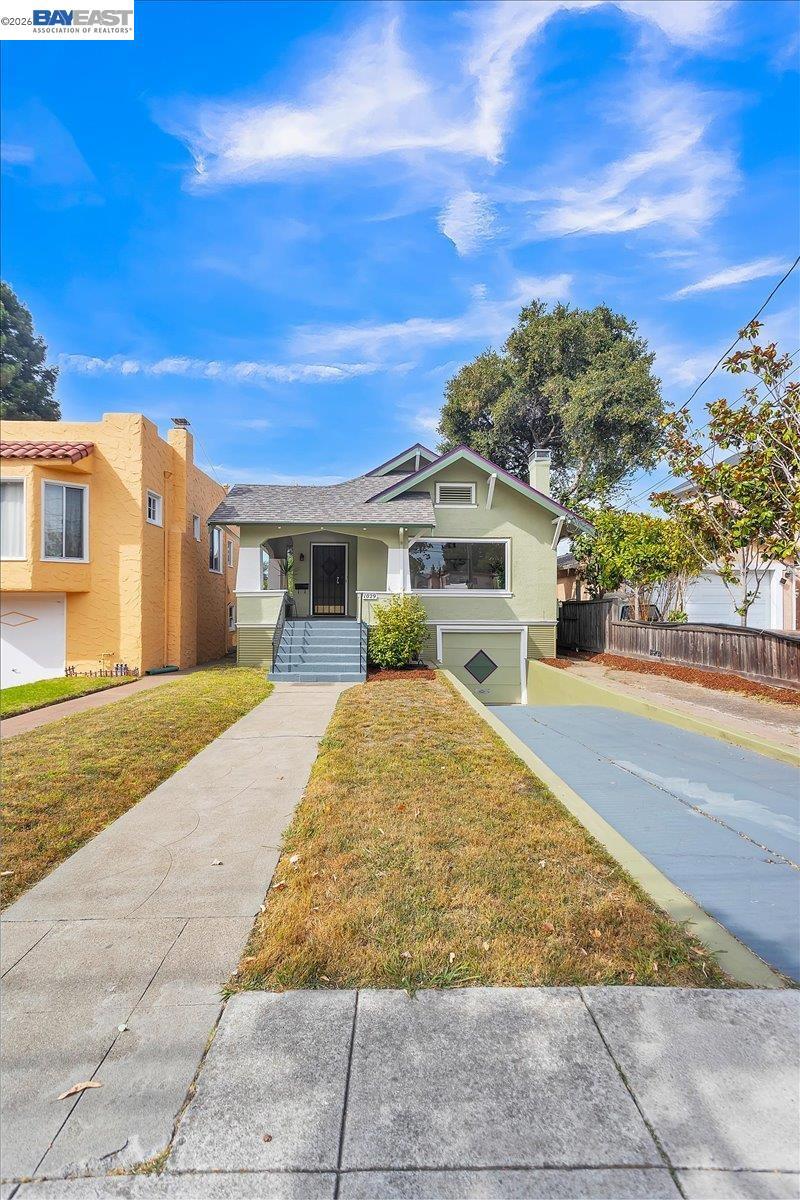 1029 Lincoln Ave