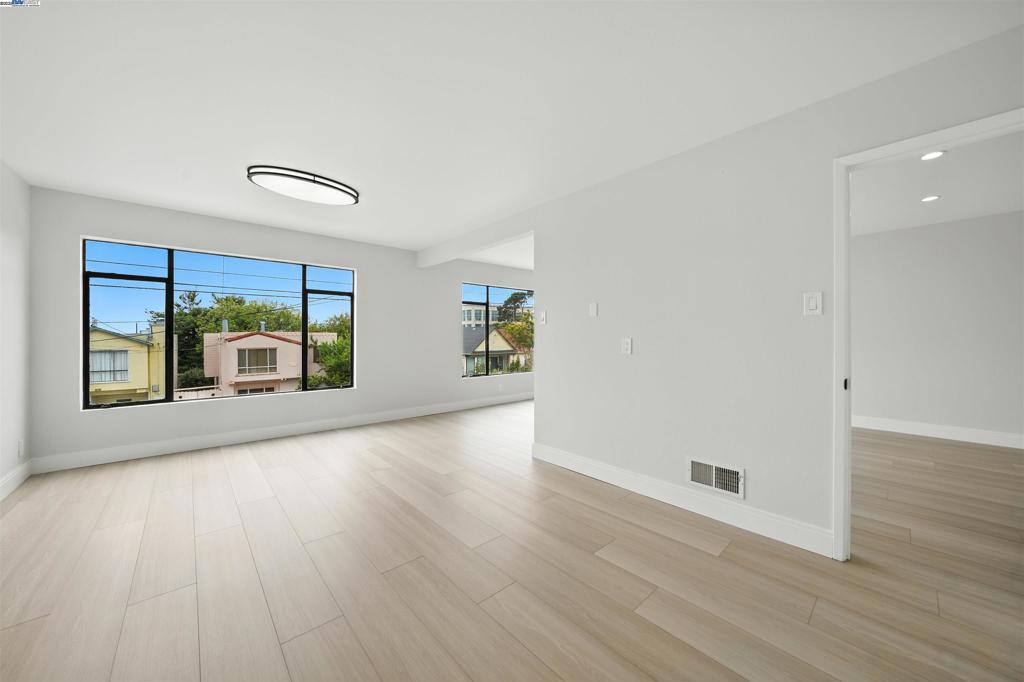 DALY CITY - Residential