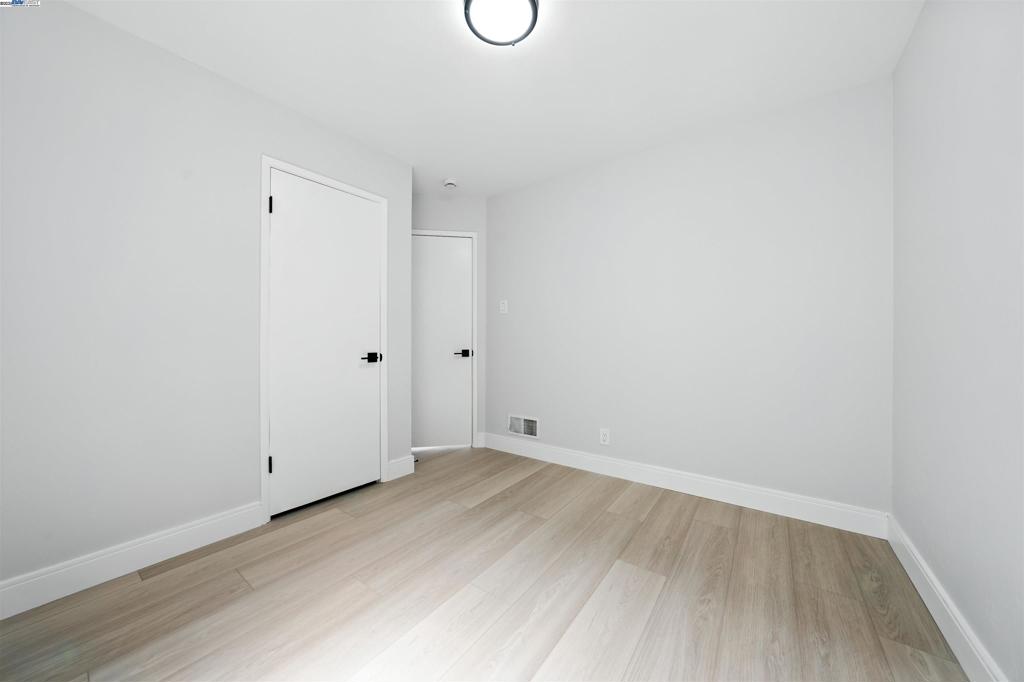 DALY CITY - Residential