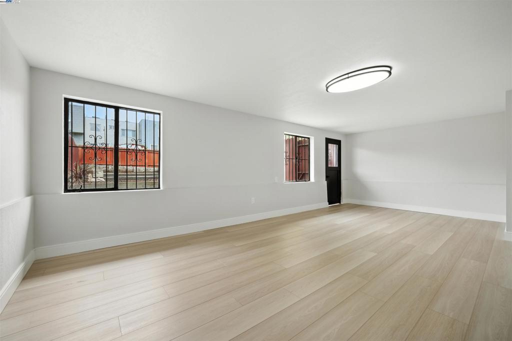 DALY CITY - Residential