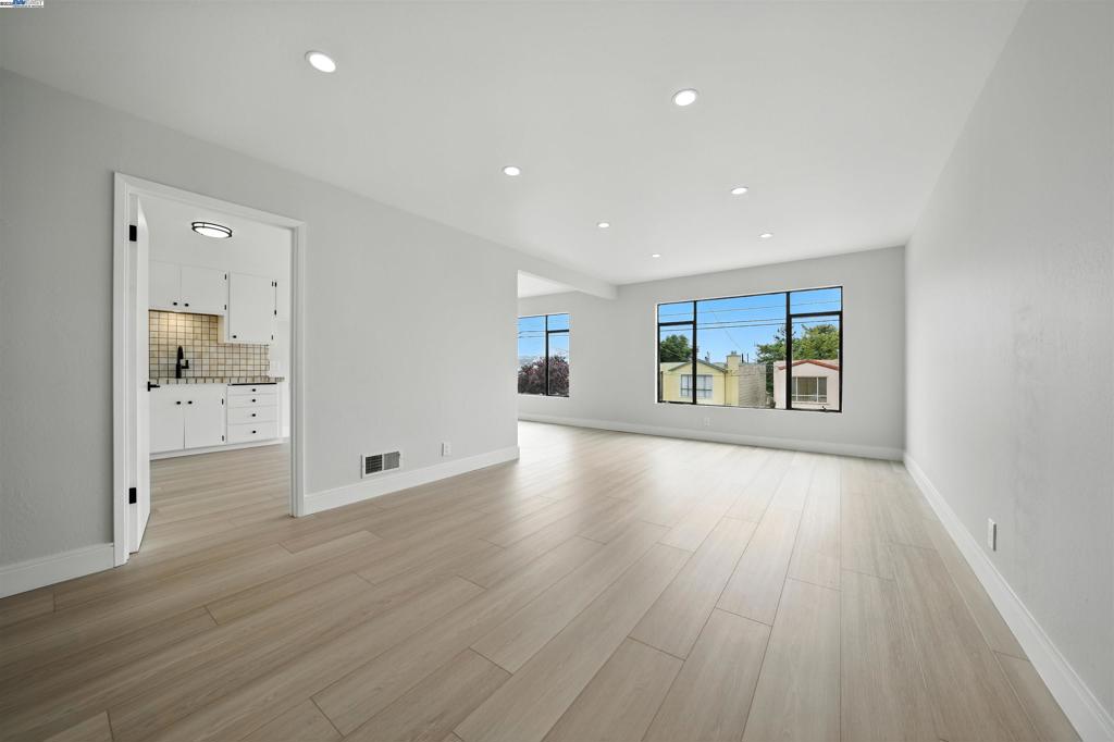 DALY CITY - Residential