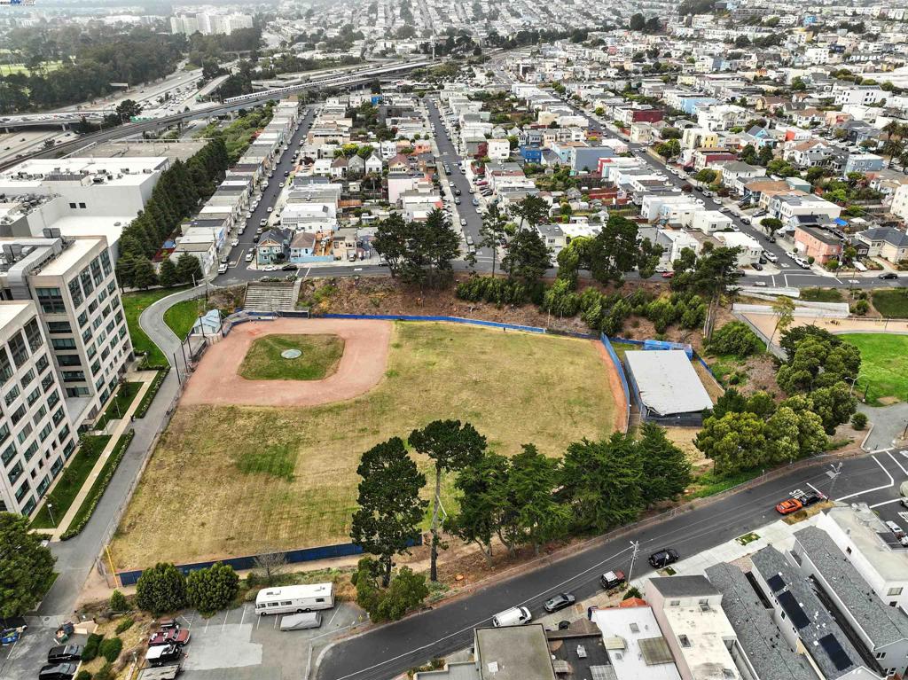 DALY CITY - Residential