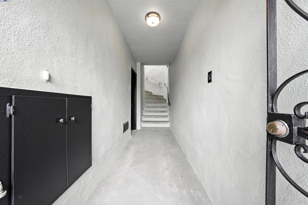 DALY CITY - Residential