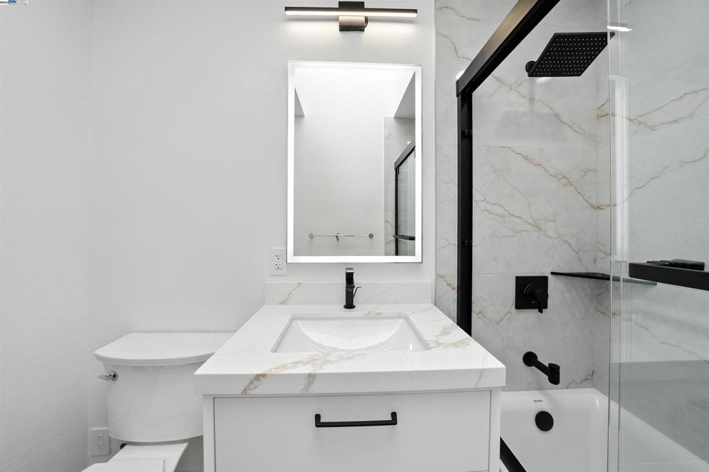 DALY CITY - Residential